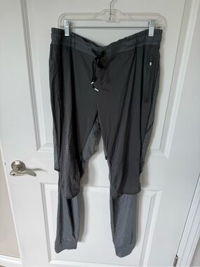 On Running Men’s Running Pants Size XL
